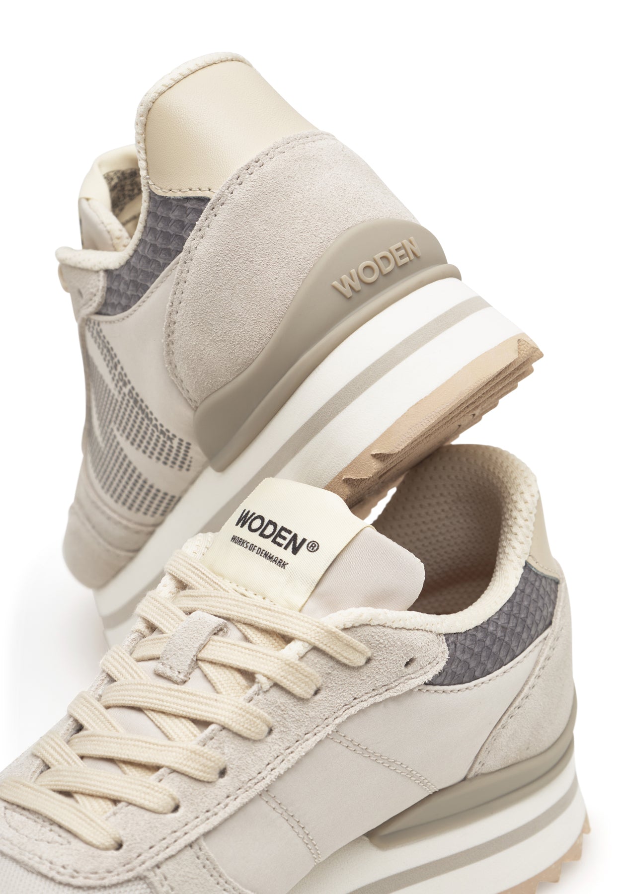 Ronja Plateau - Delphin